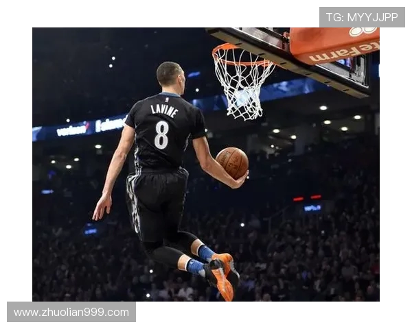 扎克拉文如何在NBA赛场上展现全能球技与领导力